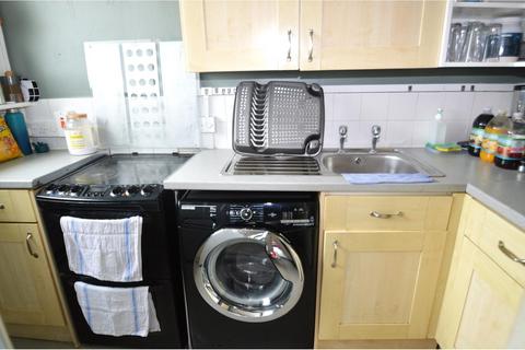 1 bedroom flat for sale, Nightingale Vale, London, SE18