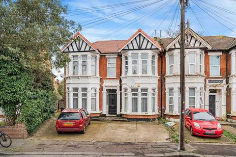 2 bedroom flat for sale, Redcliffe Gardens, Ilford IG1