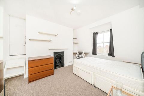undefined, Commercial Road, London E1