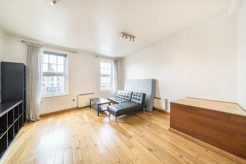 1 bedroom flat to rent, Clapham Common South Side, London SW4