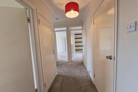2 bedroom flat to rent, London Road, Deal, CT14