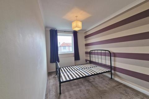 2 bedroom flat to rent, London Road, Deal, CT14
