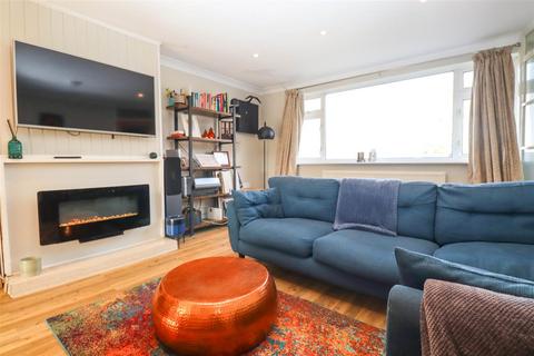3 bedroom terraced house for sale, Regent Close, Fleet GU51