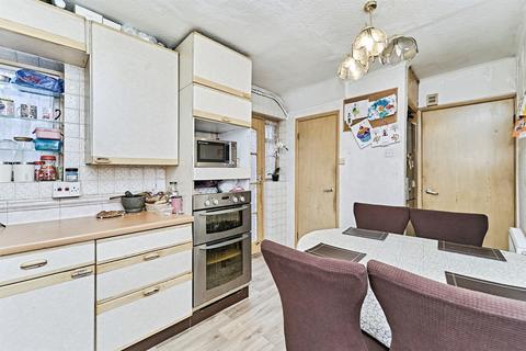 2 bedroom end of terrace house for sale, Salop Close, West Bromwich