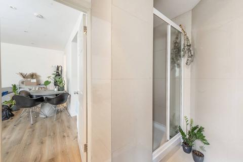 Studio to rent, Elvaston Place, South Kensington, London, SW7