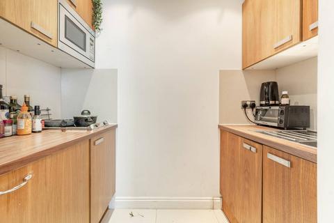 Studio to rent, Elvaston Place, South Kensington, London, SW7