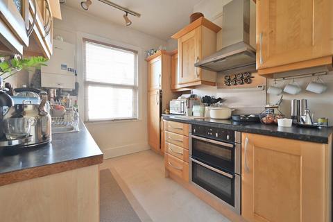 2 bedroom flat for sale, Grosvenor Road, Watford, WD17