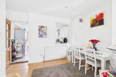 undefined, First Avenue, West Molesey