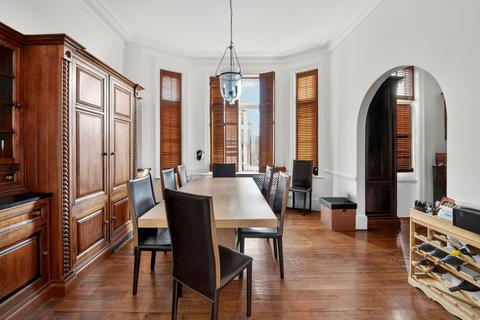 2 bedroom flat to rent, Hyde Park Gate, Hyde Park, London