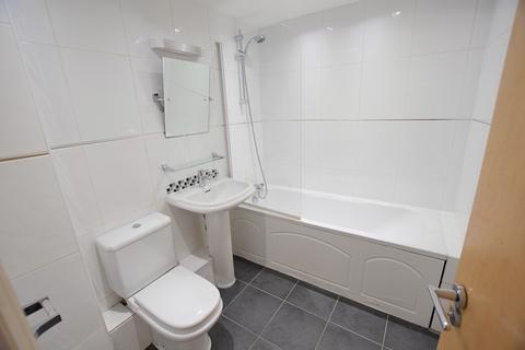 2 bedroom maisonette for sale, 68 High Street, Christchurch, Dorset. BH23 1BN