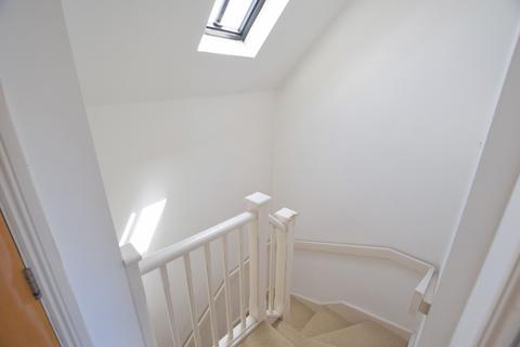 2 bedroom maisonette for sale, 68 High Street, Christchurch, Dorset. BH23 1BN