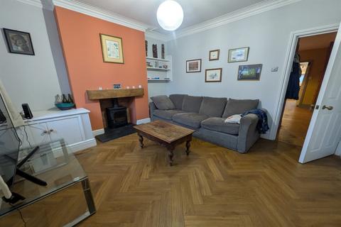 3 bedroom semi-detached house to rent, Harcourt Street, Beeston, NG9 1EY
