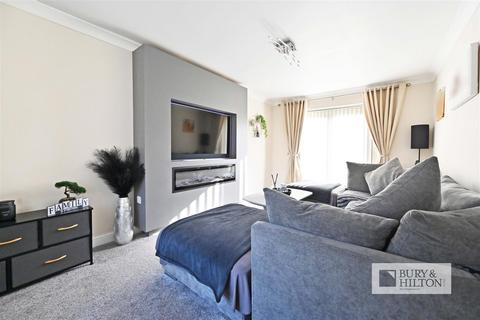 4 bedroom detached house for sale, Primrose Close, Leekbrook