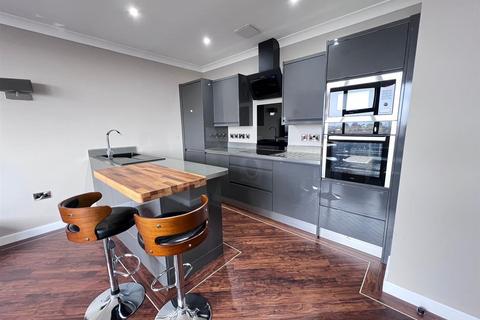 1 bedroom apartment to rent, 6th Floor Apartment Essex House, Manor Street, Hull