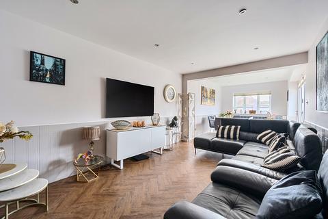 undefined, Grafton Road, Surrey KT4