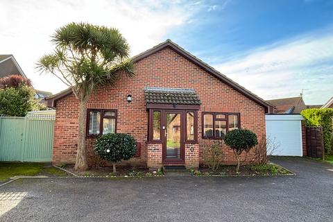 3 bedroom detached bungalow for sale, James Street, Selsey