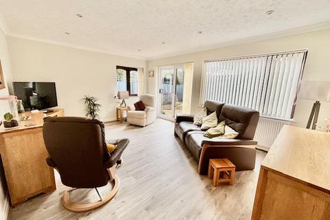 3 bedroom detached bungalow for sale, James Street, Selsey