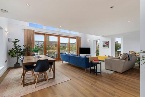 4 bedroom detached house for sale, Paradise Row, Pembroke SA71