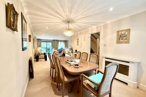 4 bedroom detached house for sale, Priory Field Drive, Edgware HA8