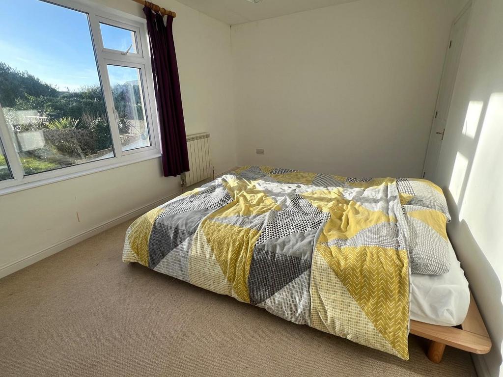 Bed 1.jpg