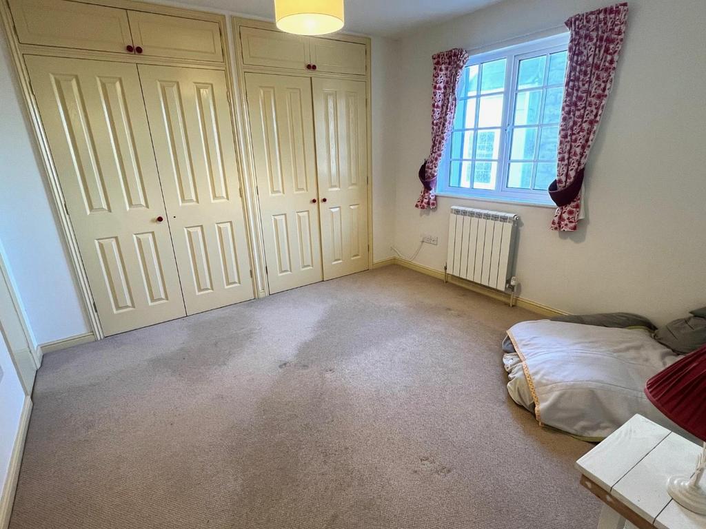 Bed2.jpg