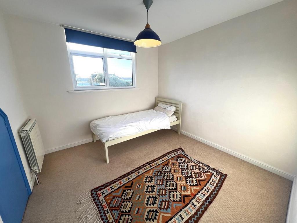 Bed3.jpg