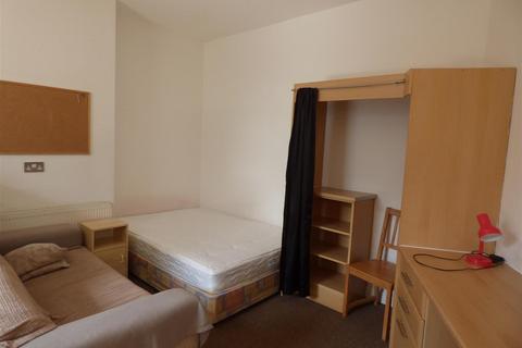 undefined, Room 4, 14 Bankfield Road, Huddersfield, HD1 3HR