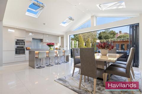 5 bedroom semi-detached house for sale, Queen Annes Grove, Enfield