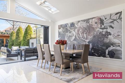 5 bedroom semi-detached house for sale, Queen Annes Grove, Enfield