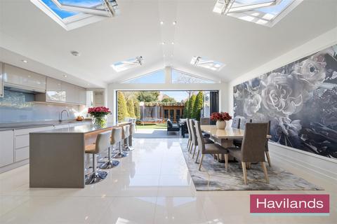 5 bedroom semi-detached house for sale, Queen Annes Grove, Enfield