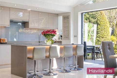 5 bedroom semi-detached house for sale, Queen Annes Grove, Enfield