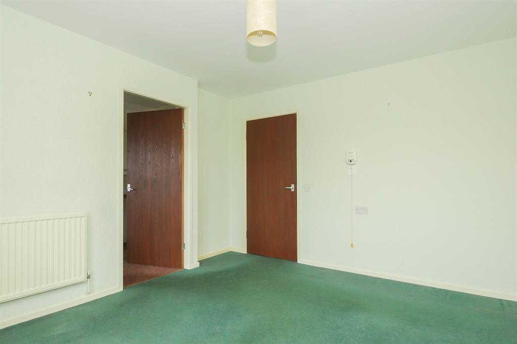 Apartment in Leeds, Hillfoot, West Yorkshire - View 4