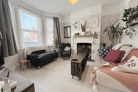 3 bedroom end of terrace house for sale, Southbourne