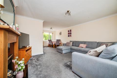 3 bedroom detached house for sale, Gleneagles Rise, Swinton, Mexborough