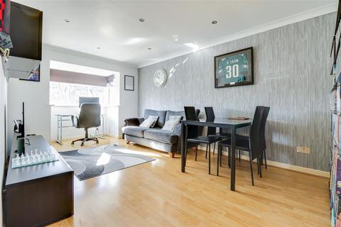 undefined, Manchester Drive, Leigh-On-Sea SS9