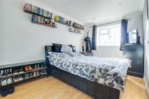 undefined, Manchester Drive, Leigh-On-Sea SS9