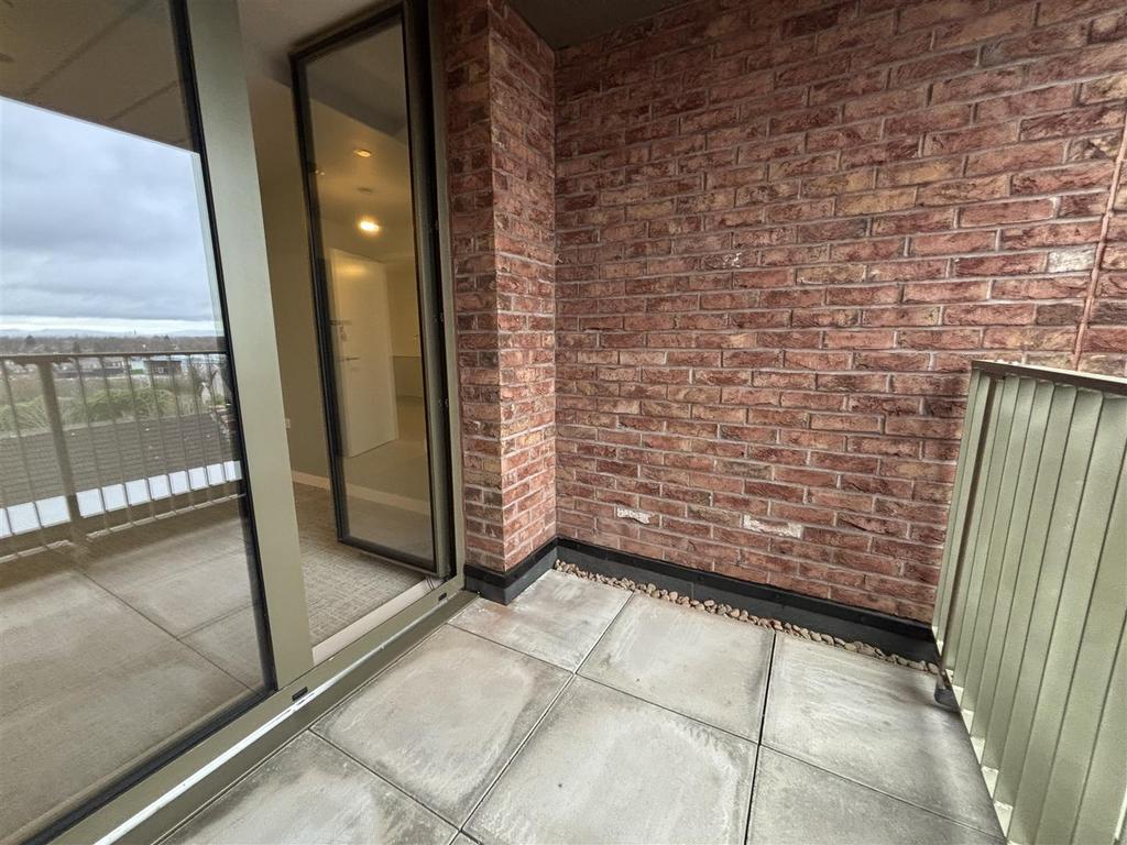 Balcony 3.jpeg
