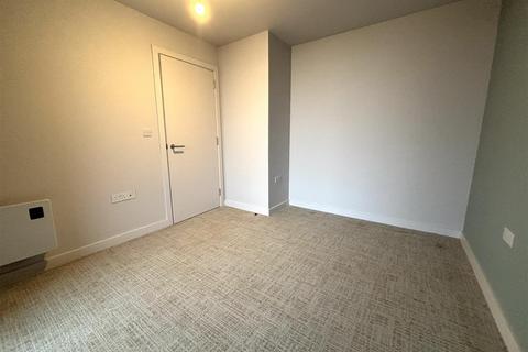 1 bedroom apartment to rent, Trafford Gardens, Manchester M16