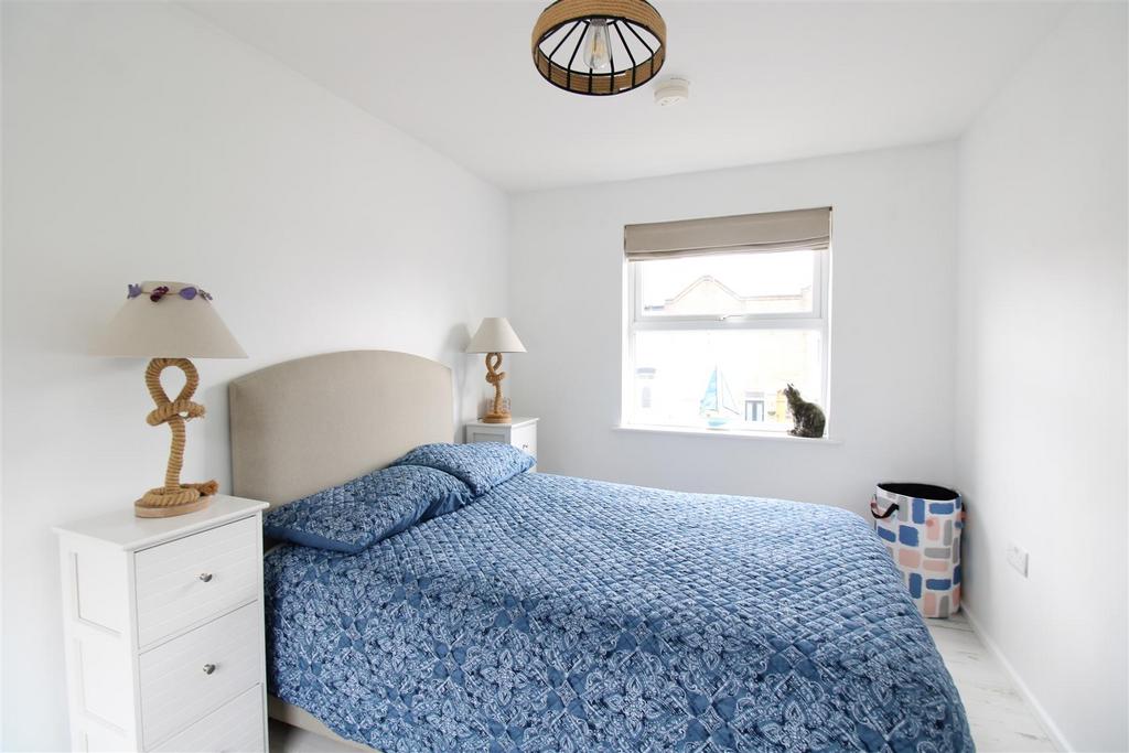 Bed1.JPG