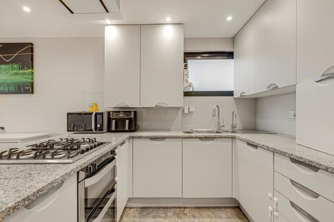 3 bedroom flat to rent, Westferry Road, London E14