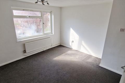2 bedroom flat to rent, Gilbert Close, Swanscombe DA10