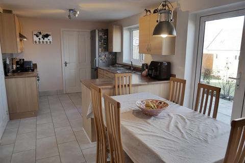 4 bedroom detached house for sale, Davy Drive, Calne