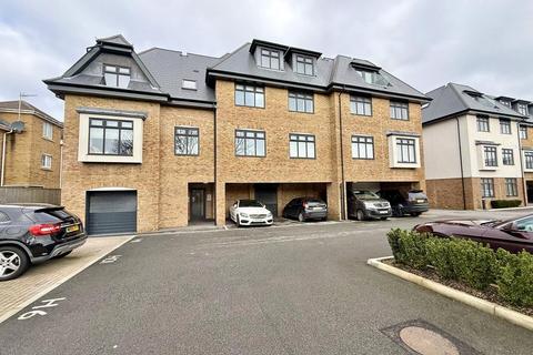 2 bedroom apartment for sale, Lymington Road, Christchurch BH23