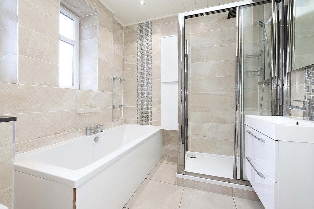 Bathroom of 102 Craiglea Drive