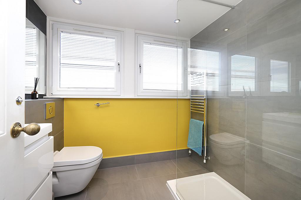 Shower Room of 102 Craiglea Drive