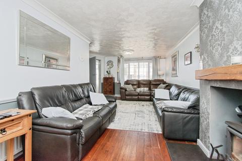 3 bedroom semi-detached house for sale, Lynwood Close, Streethouse, Pontefract, WF7