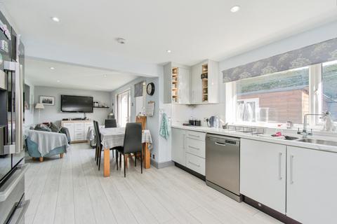 3 bedroom semi-detached house for sale, Lynwood Close, Streethouse, Pontefract, WF7