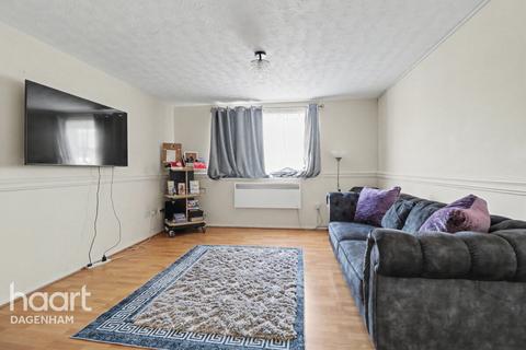 2 bedroom flat for sale, Plumtree Close, Dagenham
