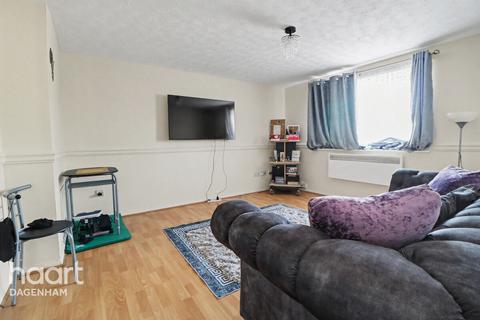 2 bedroom flat for sale, Plumtree Close, Dagenham