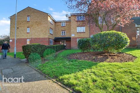 2 bedroom flat for sale, Plumtree Close, Dagenham